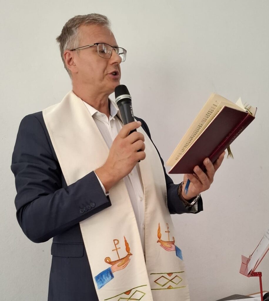 Ansprache und Segen von Pfarrer Leslaw Magdziarek